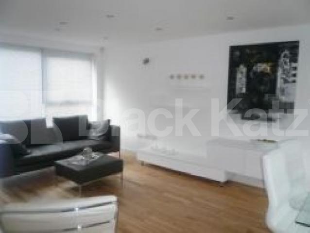 			3 Bedroom, 1 bath, 1 reception House			 Black Boy Lane, TOTTENHAM